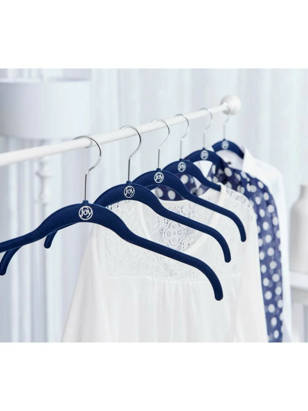 Joy Mangano Huggable Hangers 66-Pc Closet Organization Set BLACK / BRASS NIP